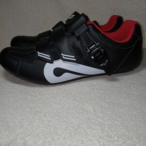 Unisex Peloton Black and Red Cycling Shoes (Size 9 Men).